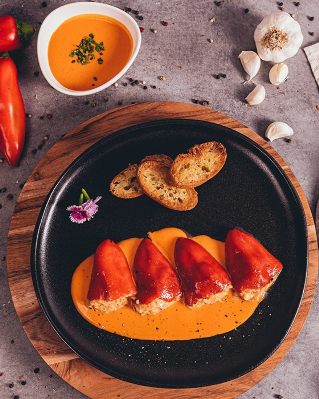 Pimientos Rellenos de Txangurro Lukan Gourmet