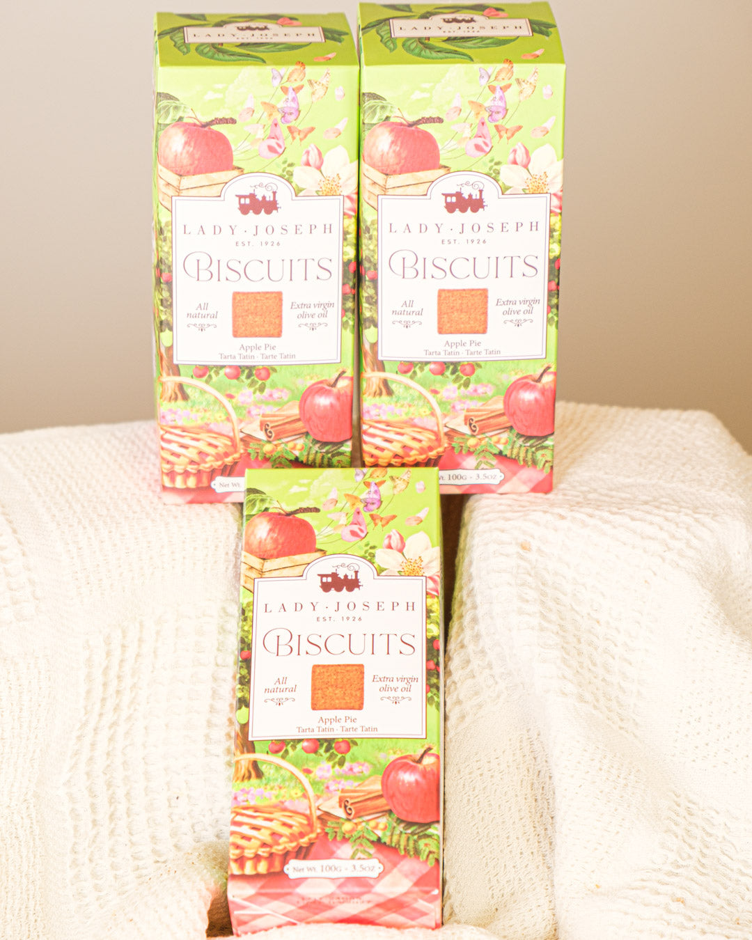 Biscuit Apple Pie Lady Joseph